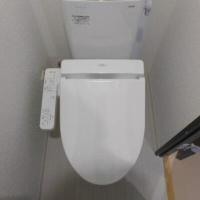 
						トイレ