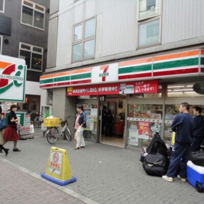 
						北参道駅前店