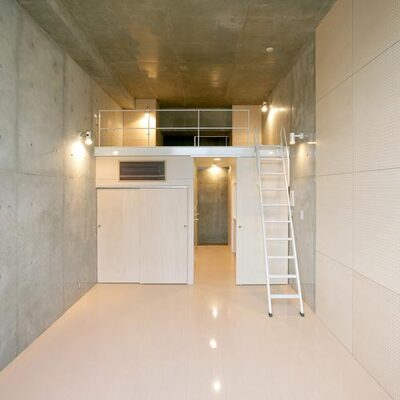 
						室内