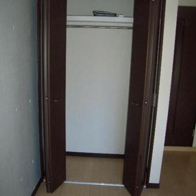
						クローゼット