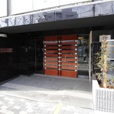 
						エントランス
