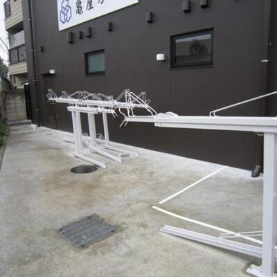 
						駐輪場