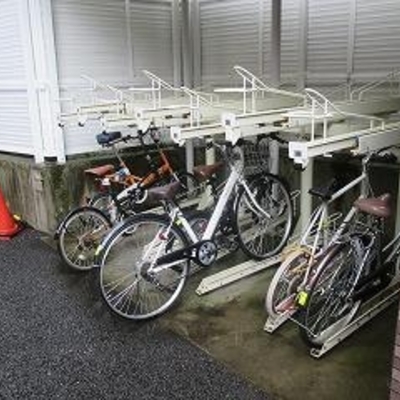 
						共用施設