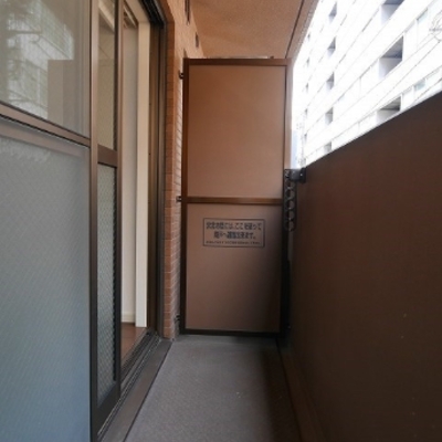 
						バルコニー