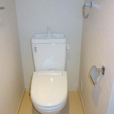 
						トイレ