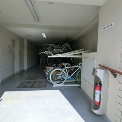 
						共用施設