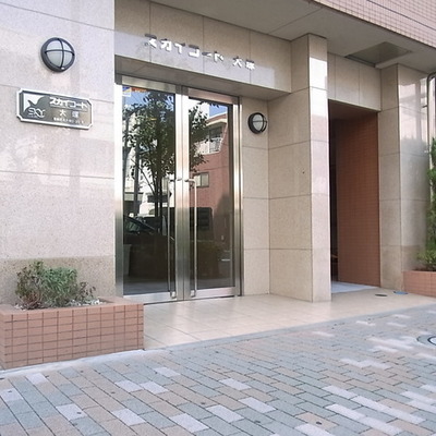 
						エントランス