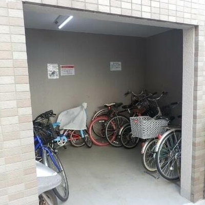 
						共用施設
