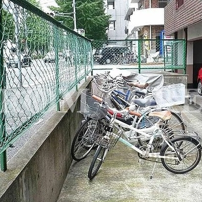 
						共用施設