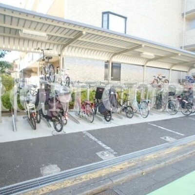 
						共用施設