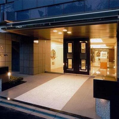 
						エントランス