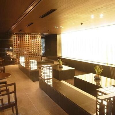 
						ラウンジ