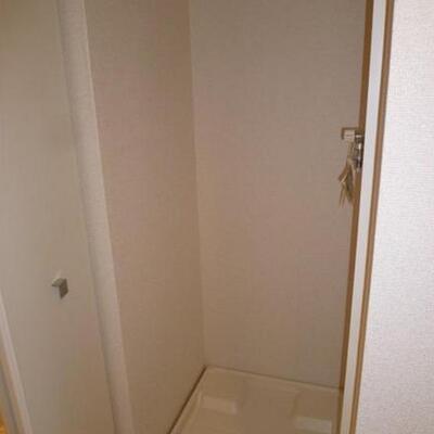 
						室内洗濯機置場