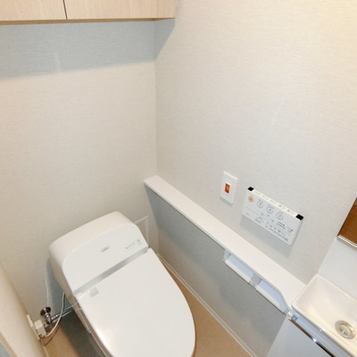 
						トイレ