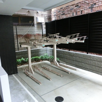 
						六義園 共用施設