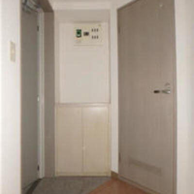 
						室内
