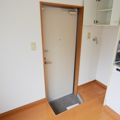 
						室内