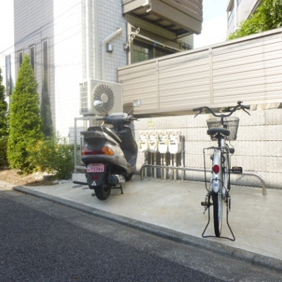 
						共用施設