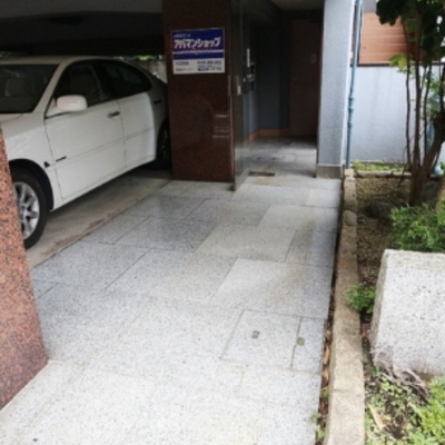 
						共用施設　駐車場