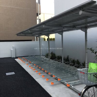 
						駐輪場