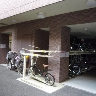 
						共用施設
