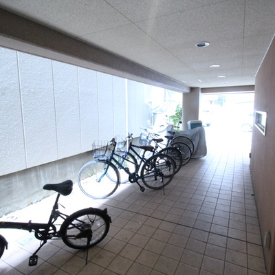 
						共用施設