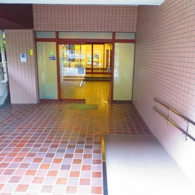 
						共用施設