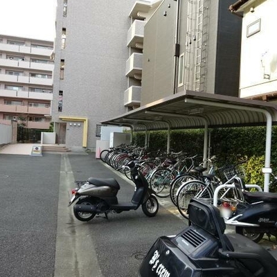 
						共用施設