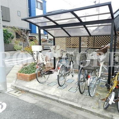 
						共用施設