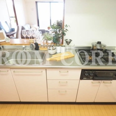 
						キッチン