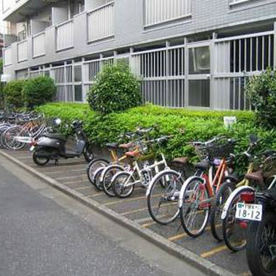 
						共用施設