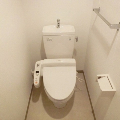 
						トイレ