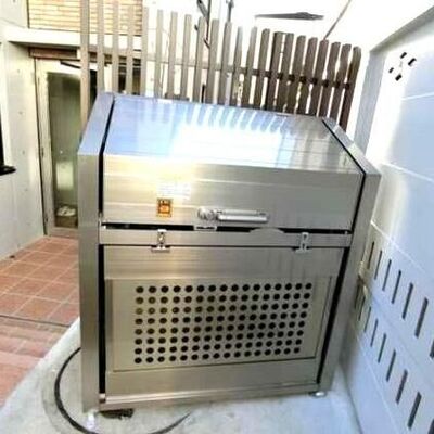 
						ゴミ置き場