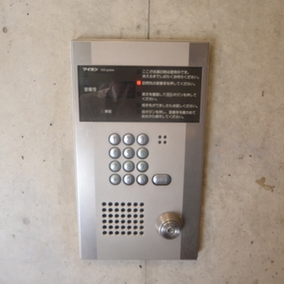 
						オートロック