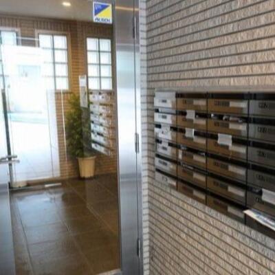 
						エントランス