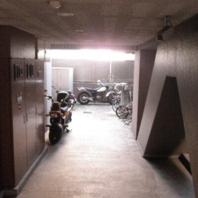 
						共用施設