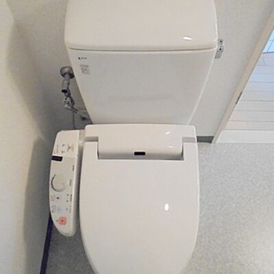 
						トイレ