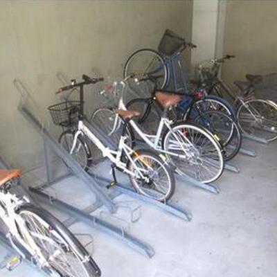 
						駐輪場