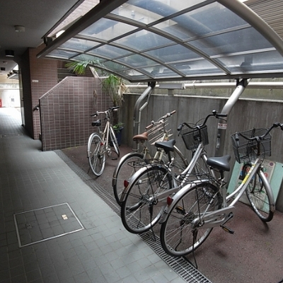 
						共用施設