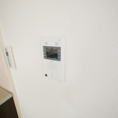 
						モニター