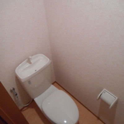 
						トイレ