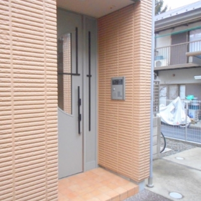 
						エントランス