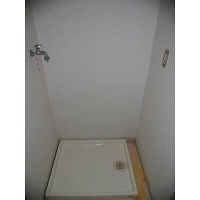 
						洗濯機置場