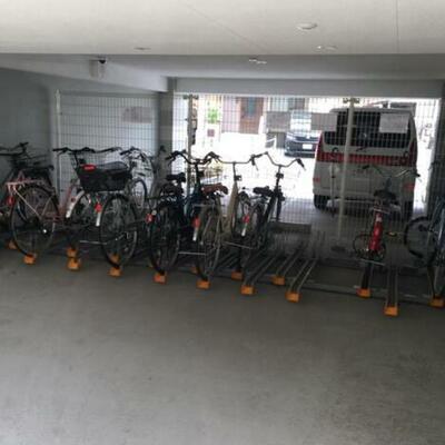 
						自転車置場