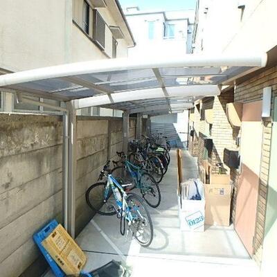 
						共用施設