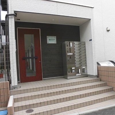 
						エントランス