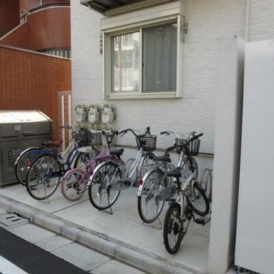 
						共用施設