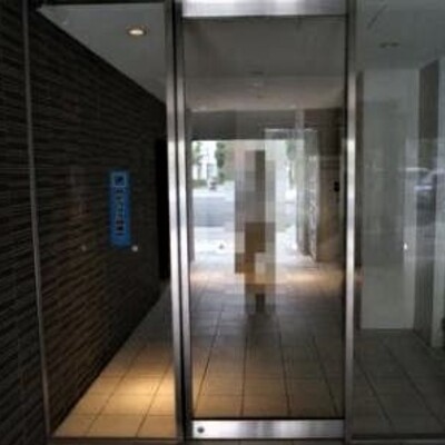 
						エントランス
