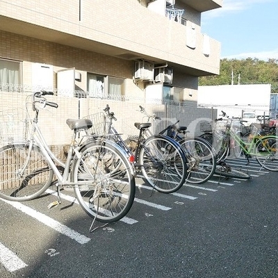 
						共用施設
