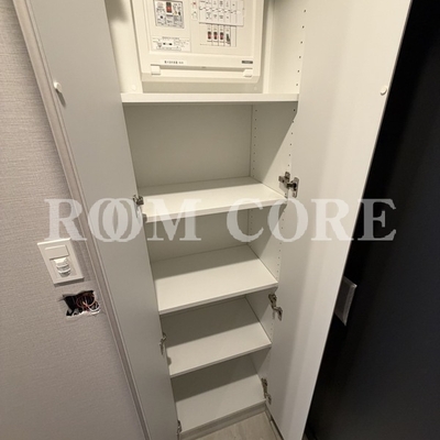 
						シューズボックス
